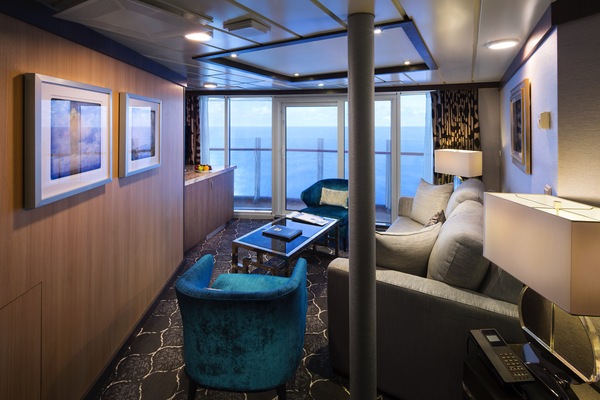 RCI, Oasis, Aquatheater SuiteLivingDeck14F.jpg